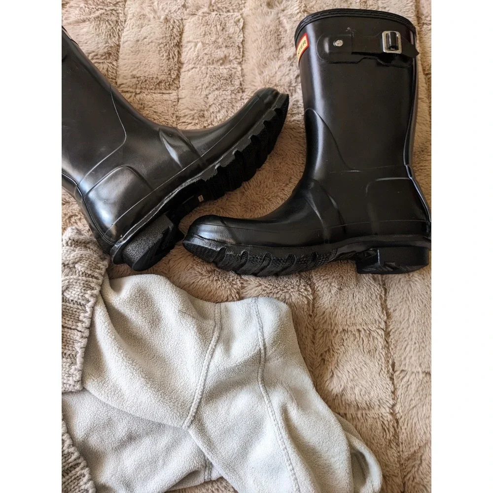 Hunter Original Rain Boots & Fleece CableKnit Cuff Boot Socks Set Black Greige 8